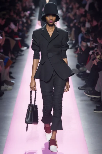 Look 8